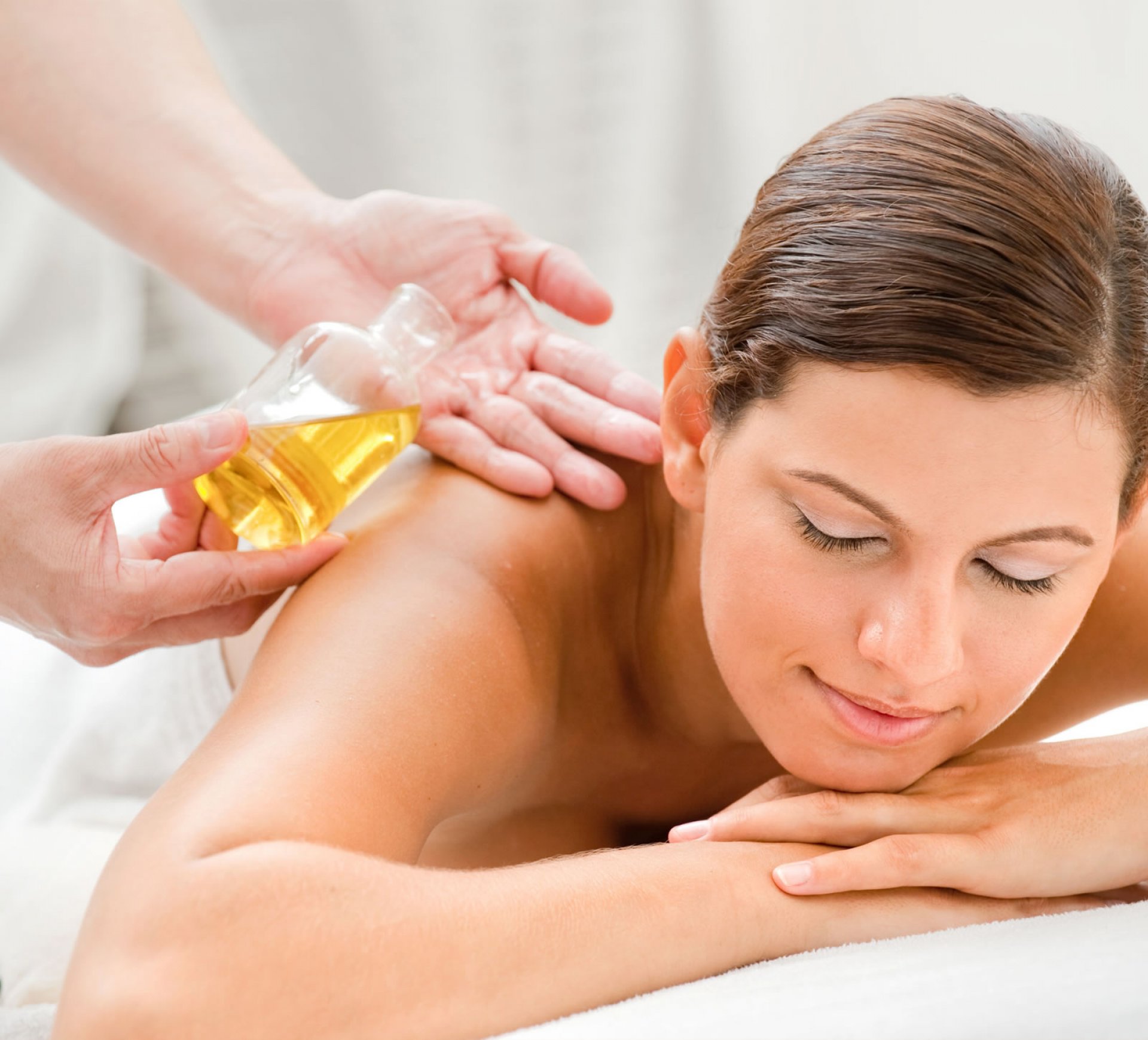 Aromatherapy Massage 10